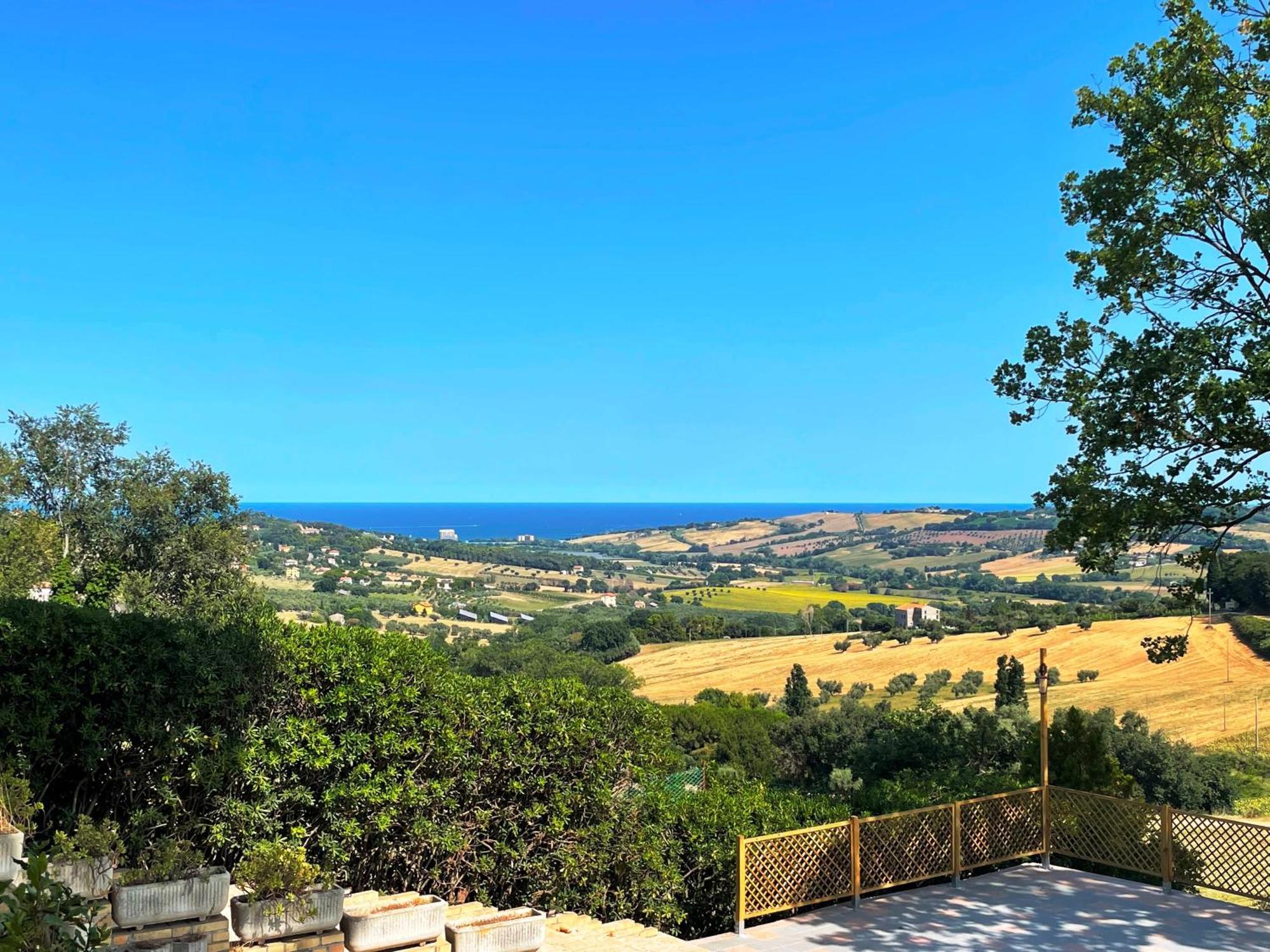 Villa Lucilla - B&B Rooms And Pool Potenza Picena Esterno foto